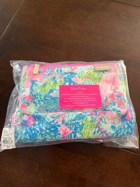 NEW Lilly Pulitzer Scuba Pouch